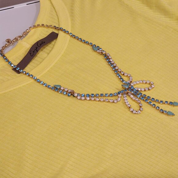 Excellent!! Gold-Toned Cupid’s Bow Blue-White Iridescent Rhinestone Necklace - Picture 10 of 10